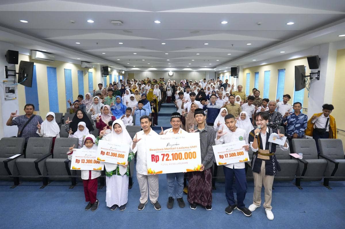 Program Beasiswa Mentari dari Lembaga Amil Zakat, Infaq, dan Shadaqah Muhammadiyah (Lazismu) Universitas Muhammadiyah Yogyakarta (UMY).(Dok. Humas UMY)