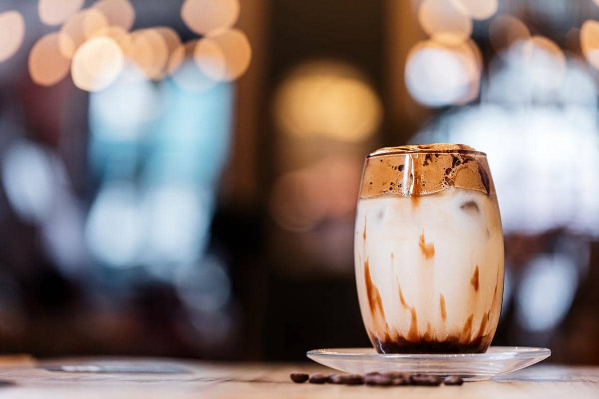 ilustrasi Iced Dubai Chocolate Mocha ala Cafe