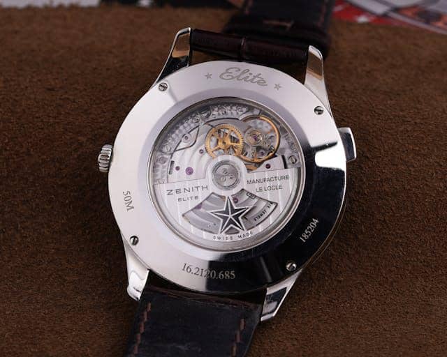 ilustrasi jam tangan automatic