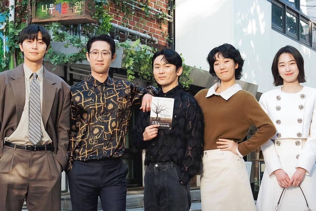 Di balik layar Surely Tomorrow