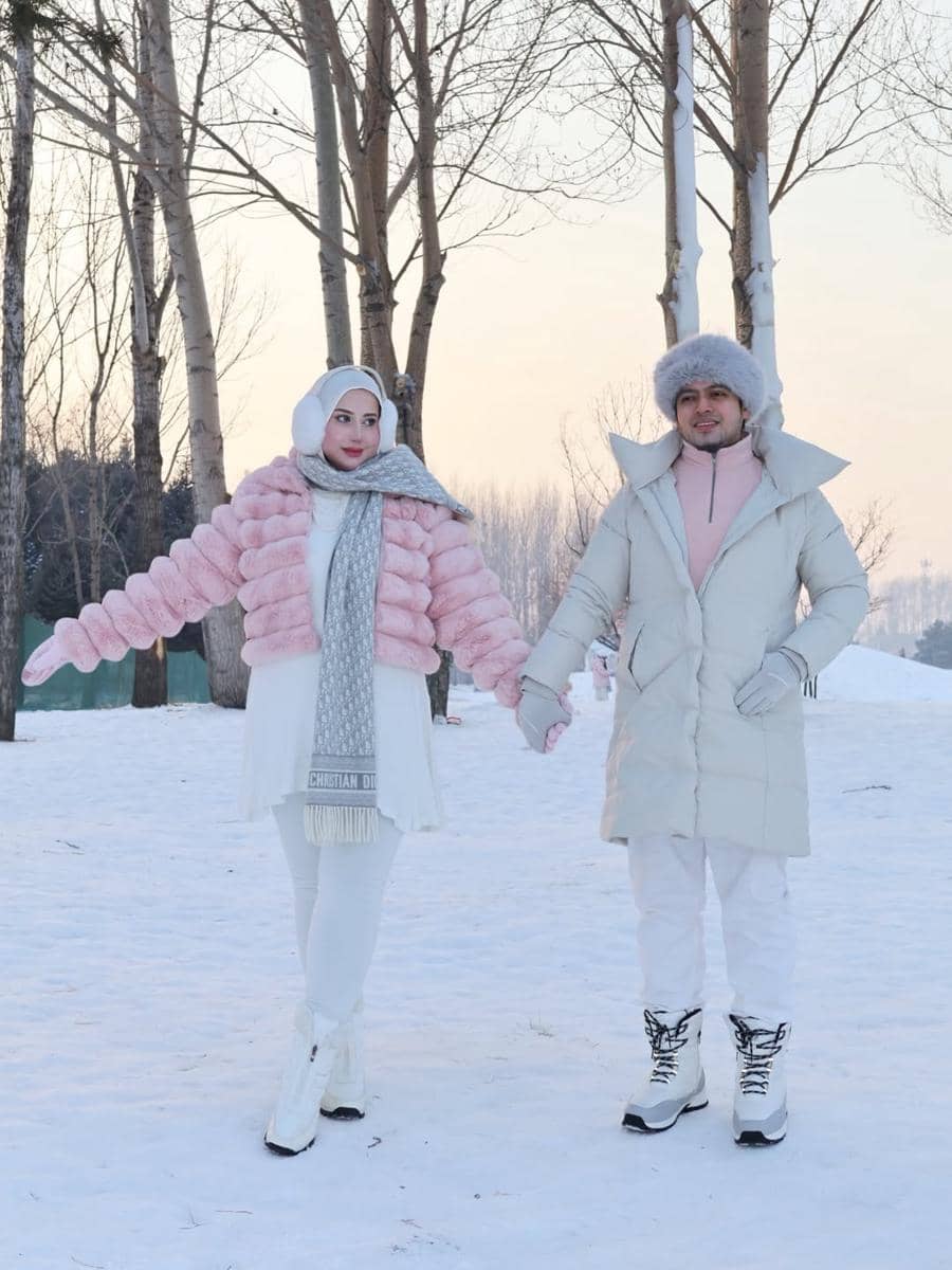 Tasyi Athasyia dan suami rayakan anniversary di Kota Harbin.