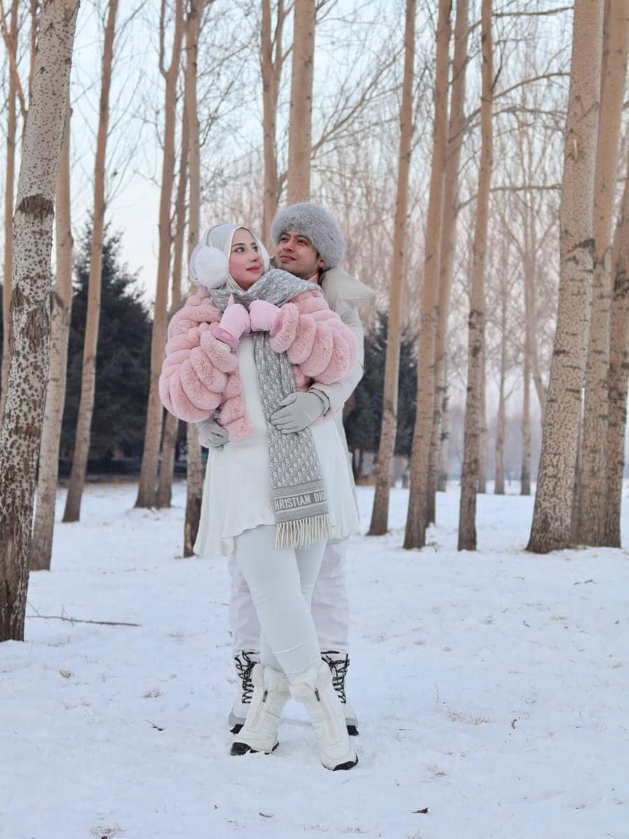 Tasyi Athasyia dan suami rayakan anniversary di Kota Harbin.