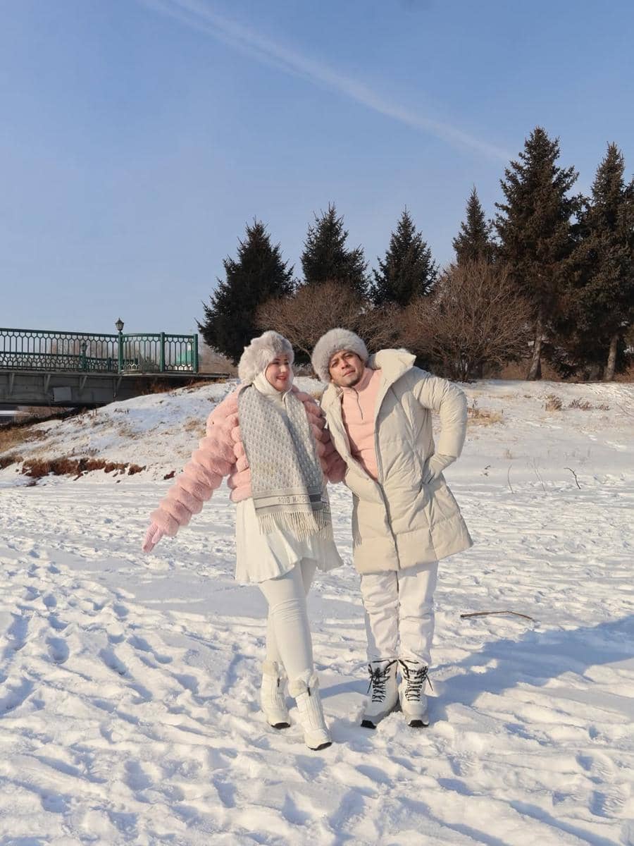Tasyi Athasyia dan suami rayakan anniversary di Kota Harbin.