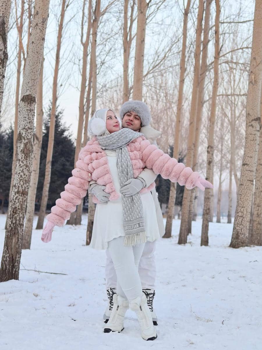 Tasyi Athasyia dan suami rayakan anniversary di Kota Harbin.