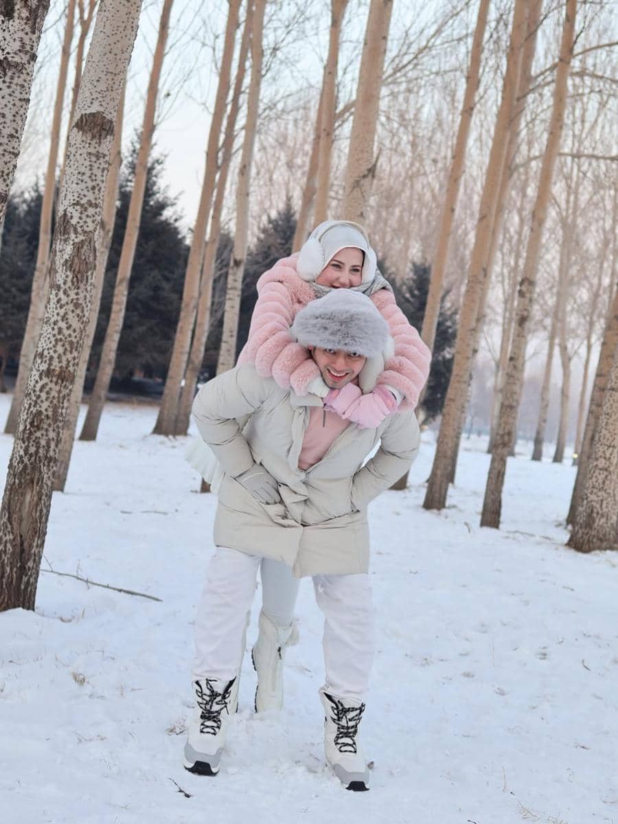 Tasyi Athasyia dan suami rayakan anniversary di Kota Harbin.