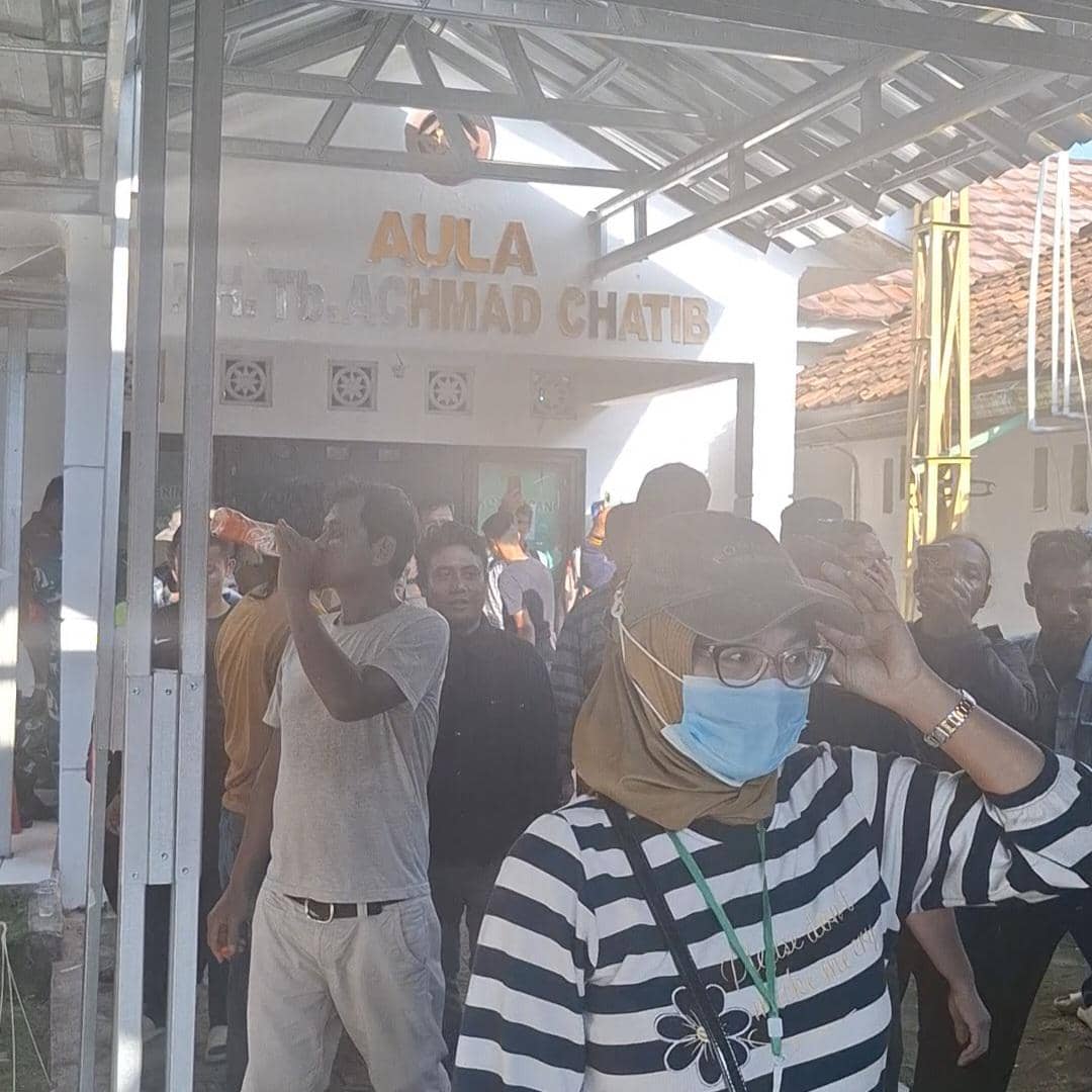 Warga Taktakan walk out saat dialog sampah Tangsel