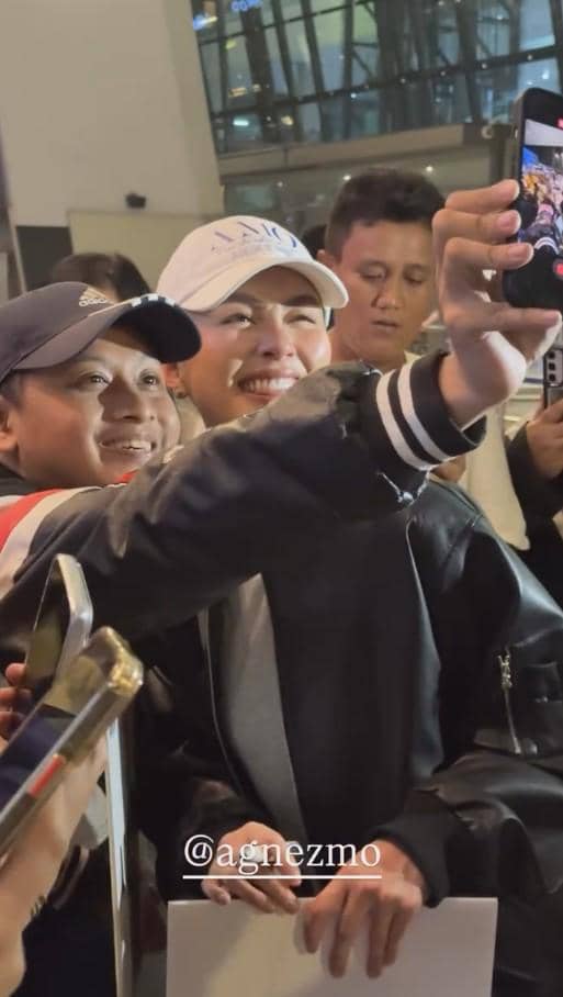 Agnez Mo Pulang ke Indonesia, Disambut Penggemar (instagram.com/the.agnation)