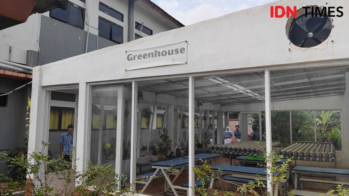 Greenhouse di SMAN 15 Kota Bekasi.