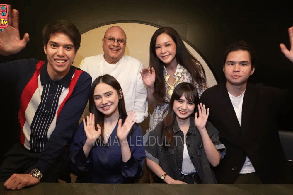 Potret family dinner Maia Estianty