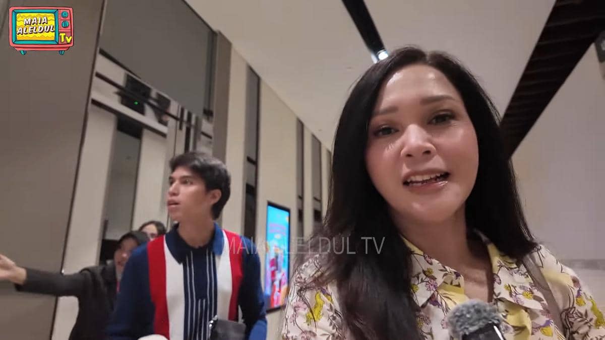 Potret family dinner Maia Estianty