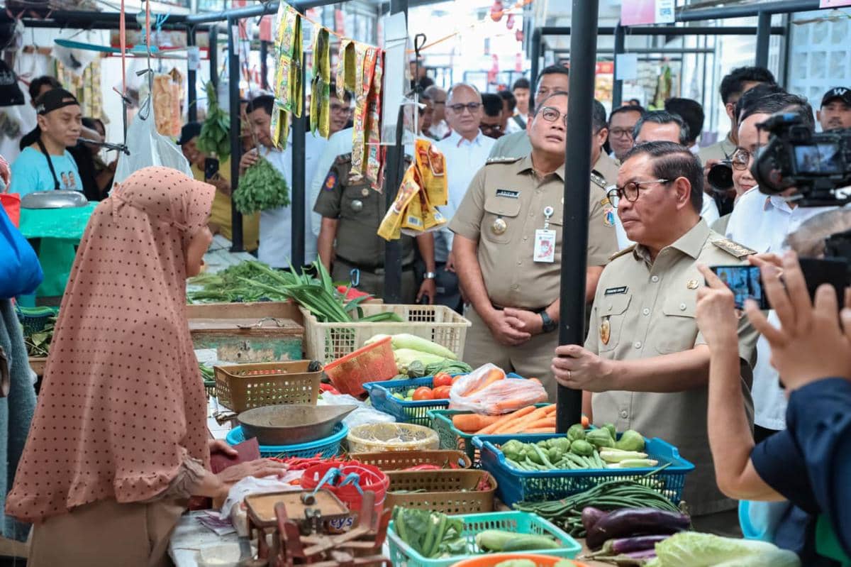Gubernur DKI Jakarta, Pramono Anung, meresmikan Pasar Kombongan di Kemayoran