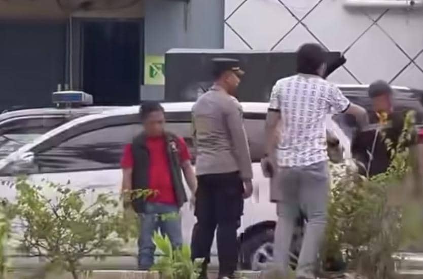 Bentrokan dua kelompok di depan PS Mall Palembang (Dok: Tangkapan layar)