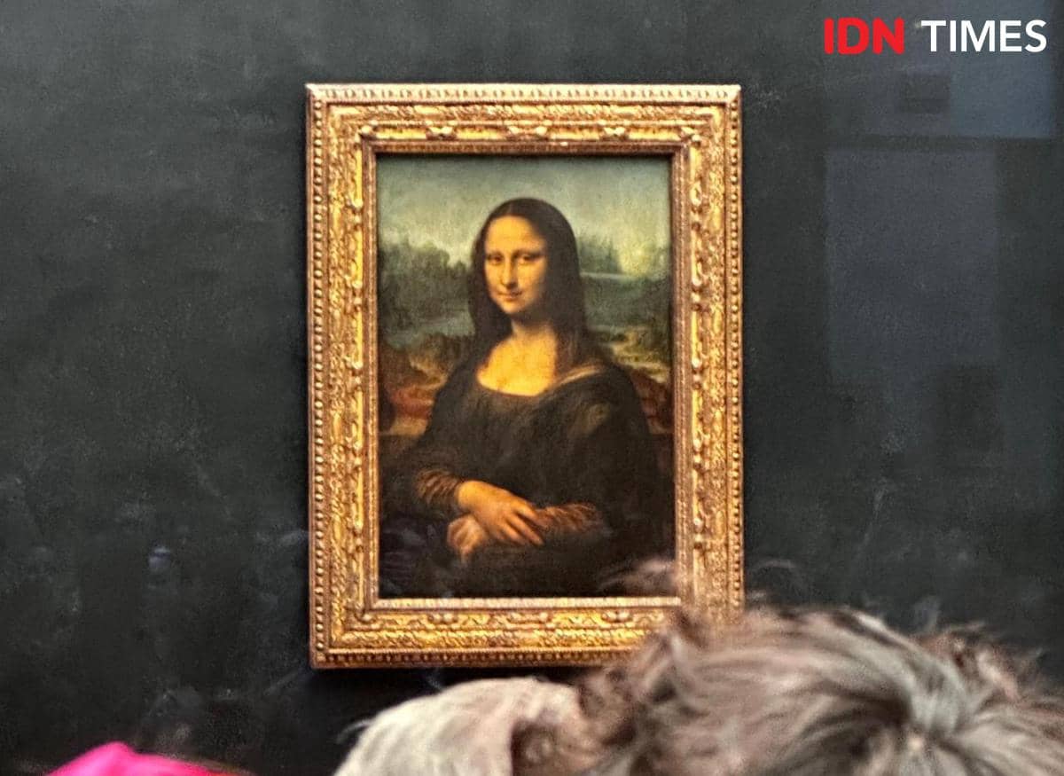 potret lukisan Mona Lisa di Museum Louvre