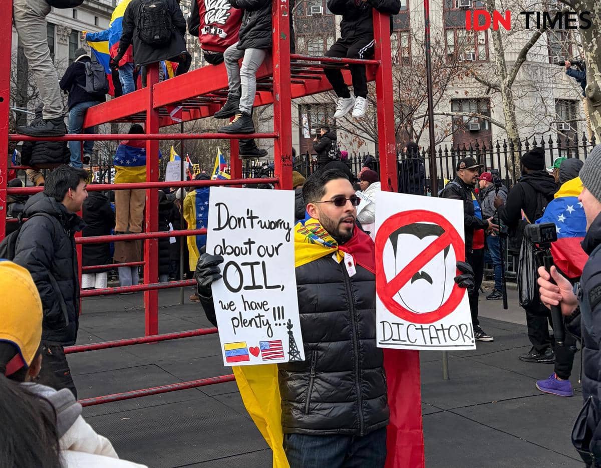 Potret Demo Warga Venezuela di Depan Pengadilan New York