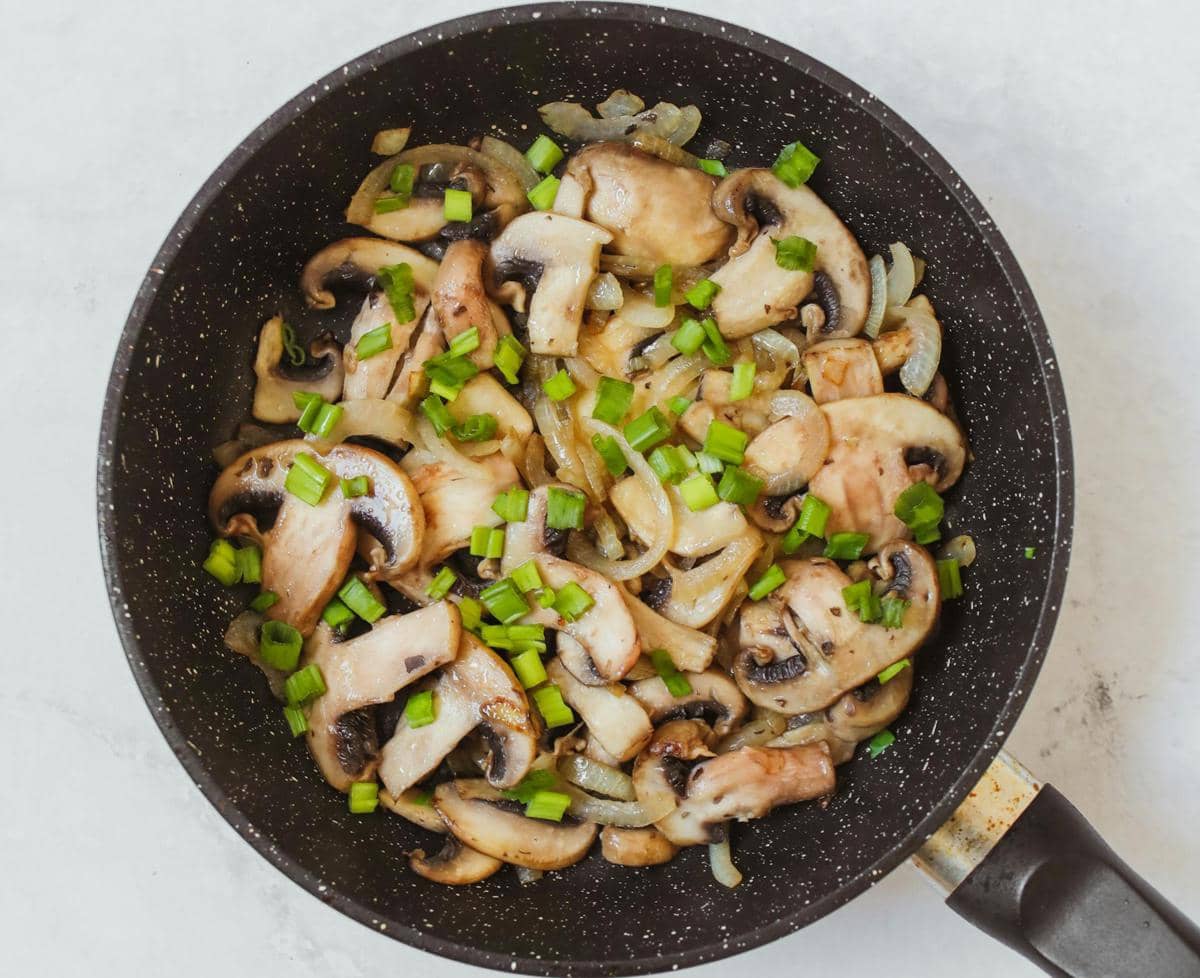ilustrasi sauteed mushroom