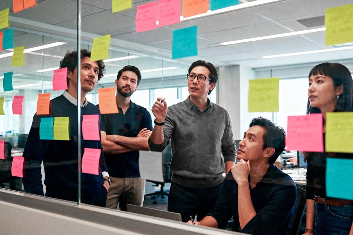 ilustrasi brainstorming