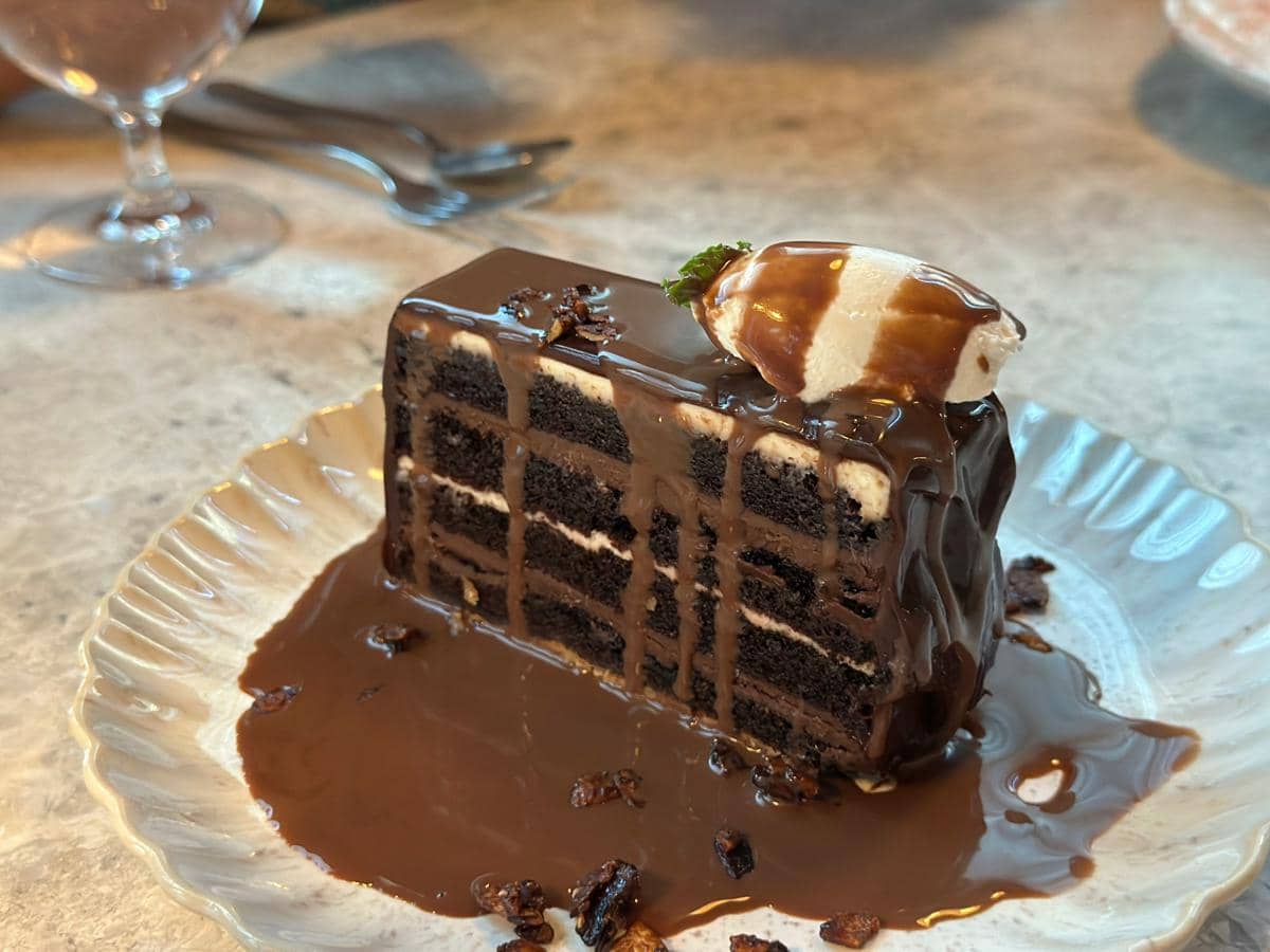 ilustrasi kue cokelat