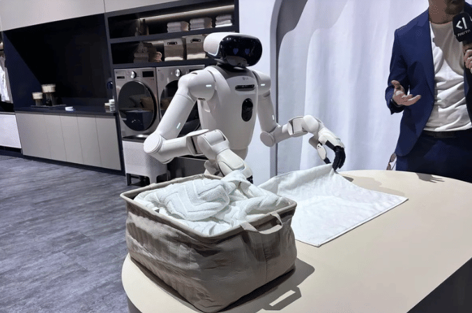 potret robot CLOiD buatan LG