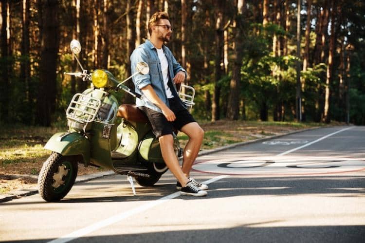 ilustrasi pria traveling