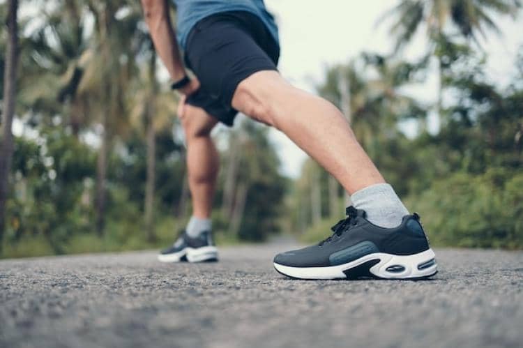 ilustrasi sepatu running