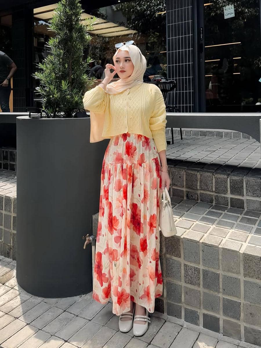potret ide styling outfit kasual feminin ala Hanifa Lestari