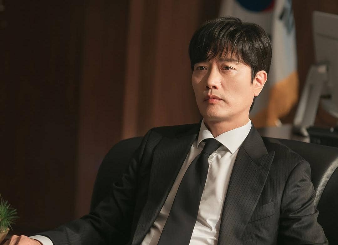 Park Hee Soon di drama The Judge Returns