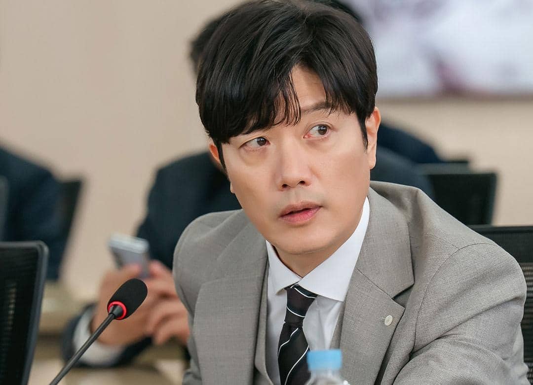 Park Hee Soon di drama The Judge Returns
