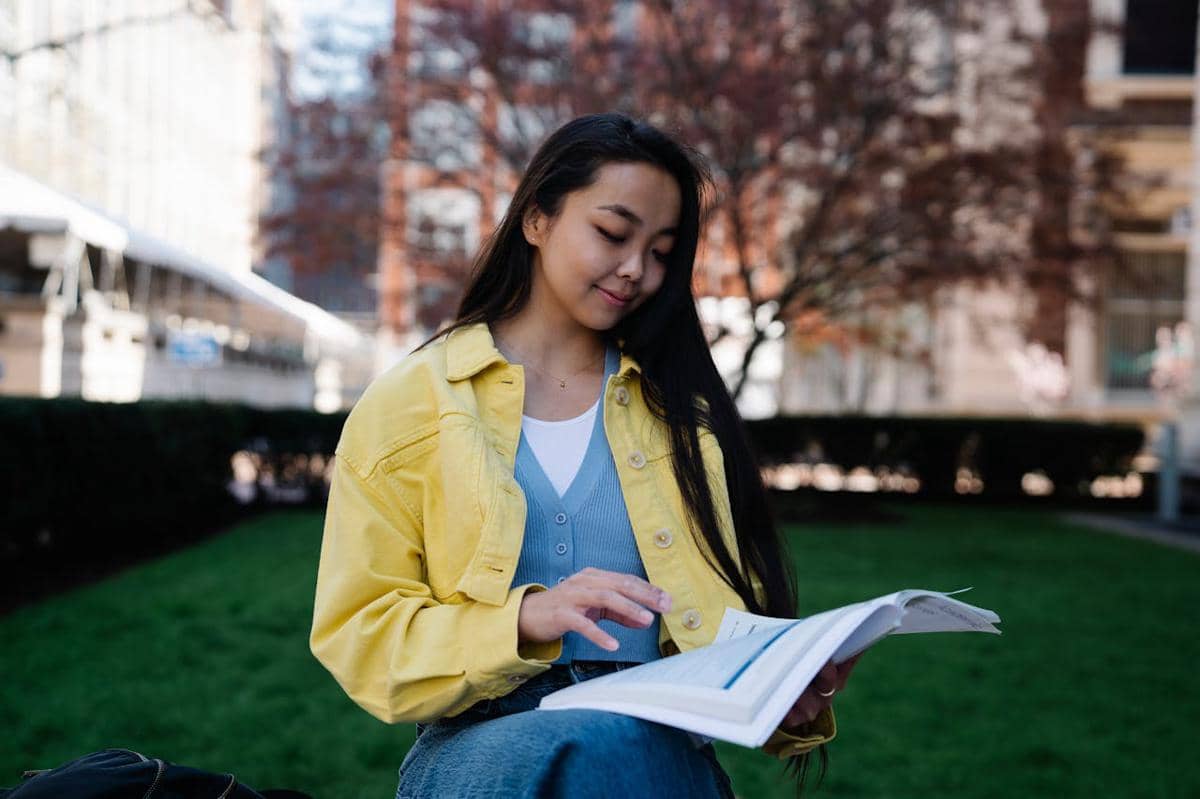 ilustrasi mahasiswa Sekolah Vokasi