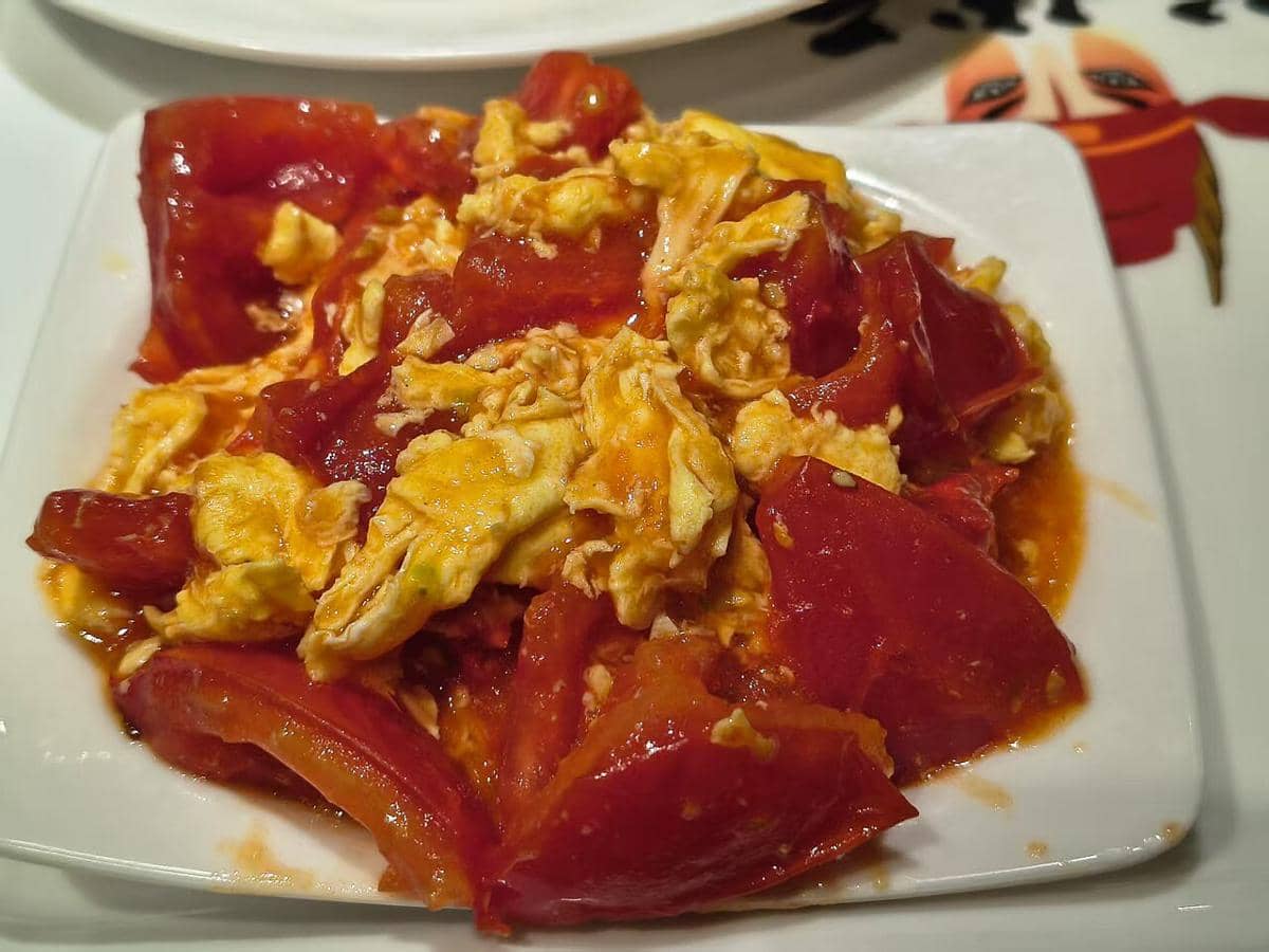 ilustrasi tumis tomat telur