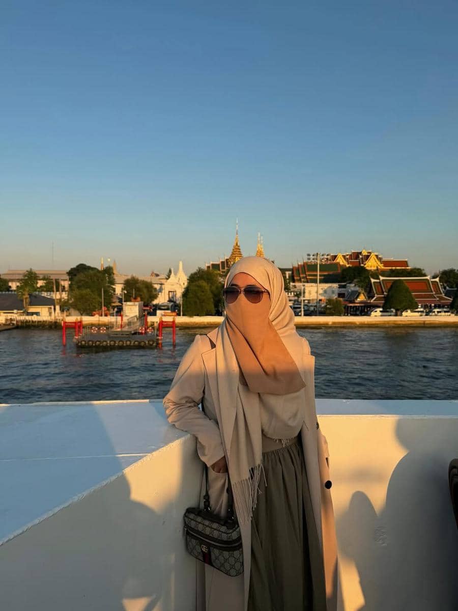 Umi Pipik liburan ke Thailand