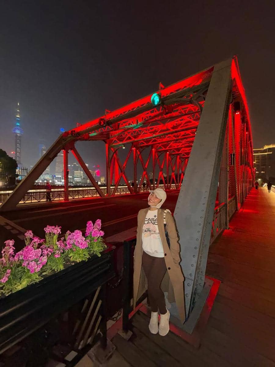 Keluarga Ayu Dewi berlibur ke Shanghai