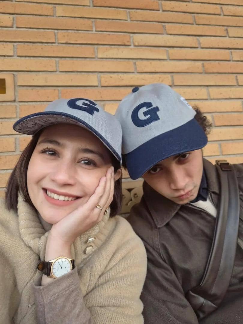 Prilly Latuconsina ke Museum Doraemon di Jepang.