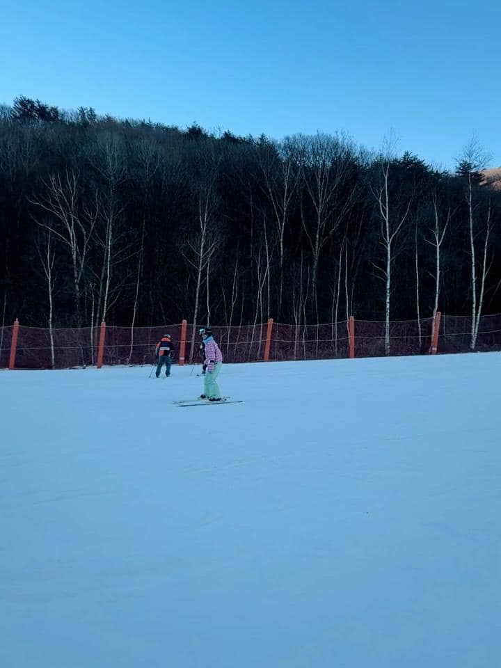 Tantri Namirah main ski di Gangwon-do.