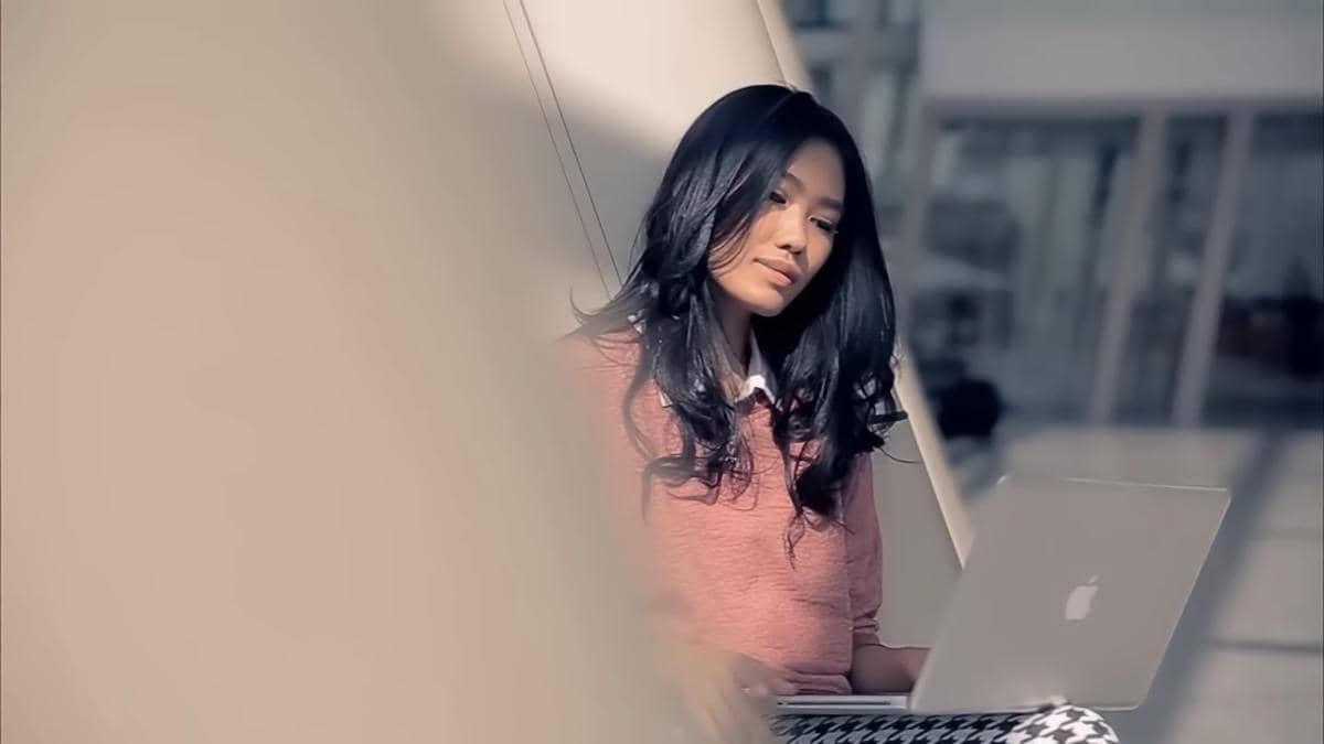 cuplikan video klip "Aku Pergi"