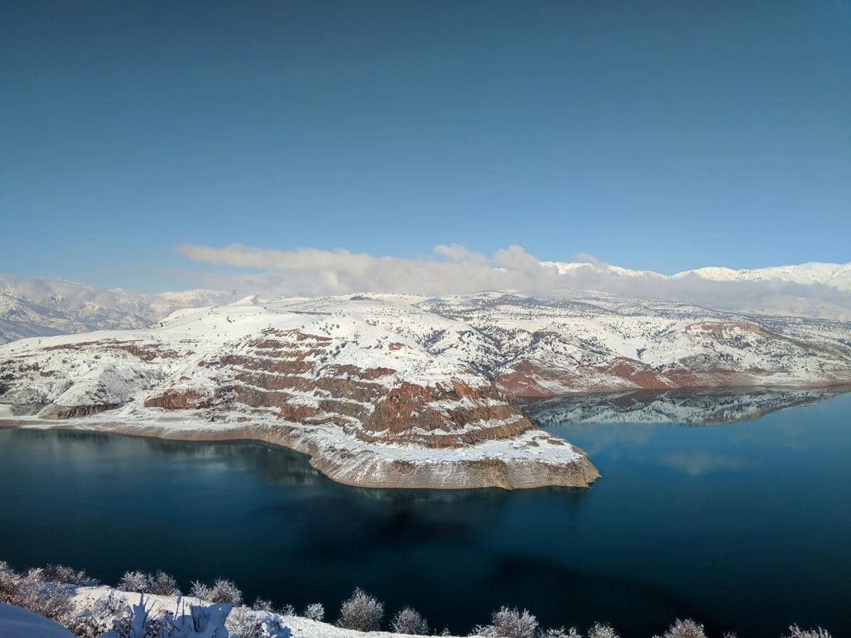 ilustrasi musim dingin di Chimgan, Uzbekistan