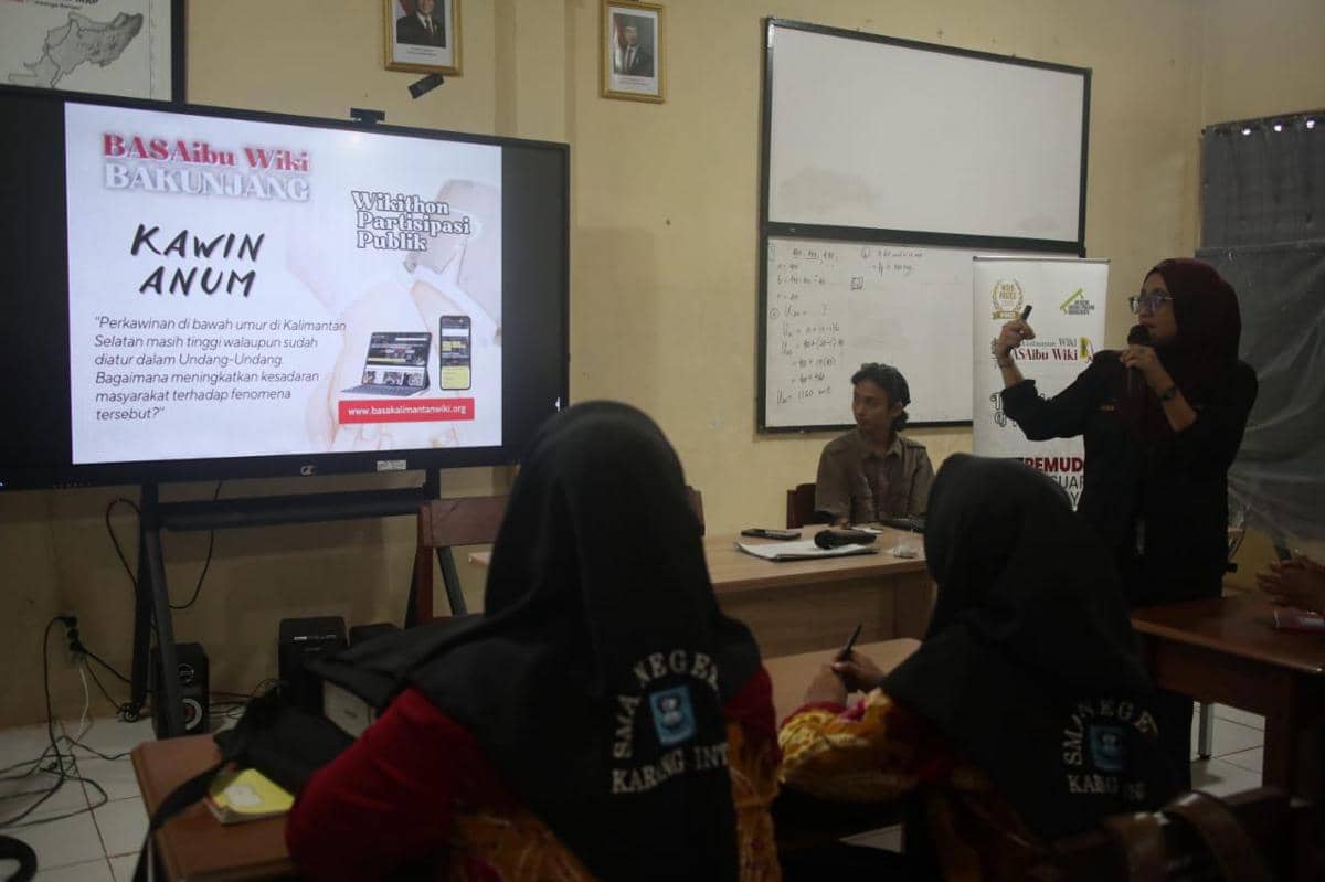 Wiki Bakunjang oleh BkW di SMAN 2 Karang Intan, Banjar membahas isu "Kawin Anum".