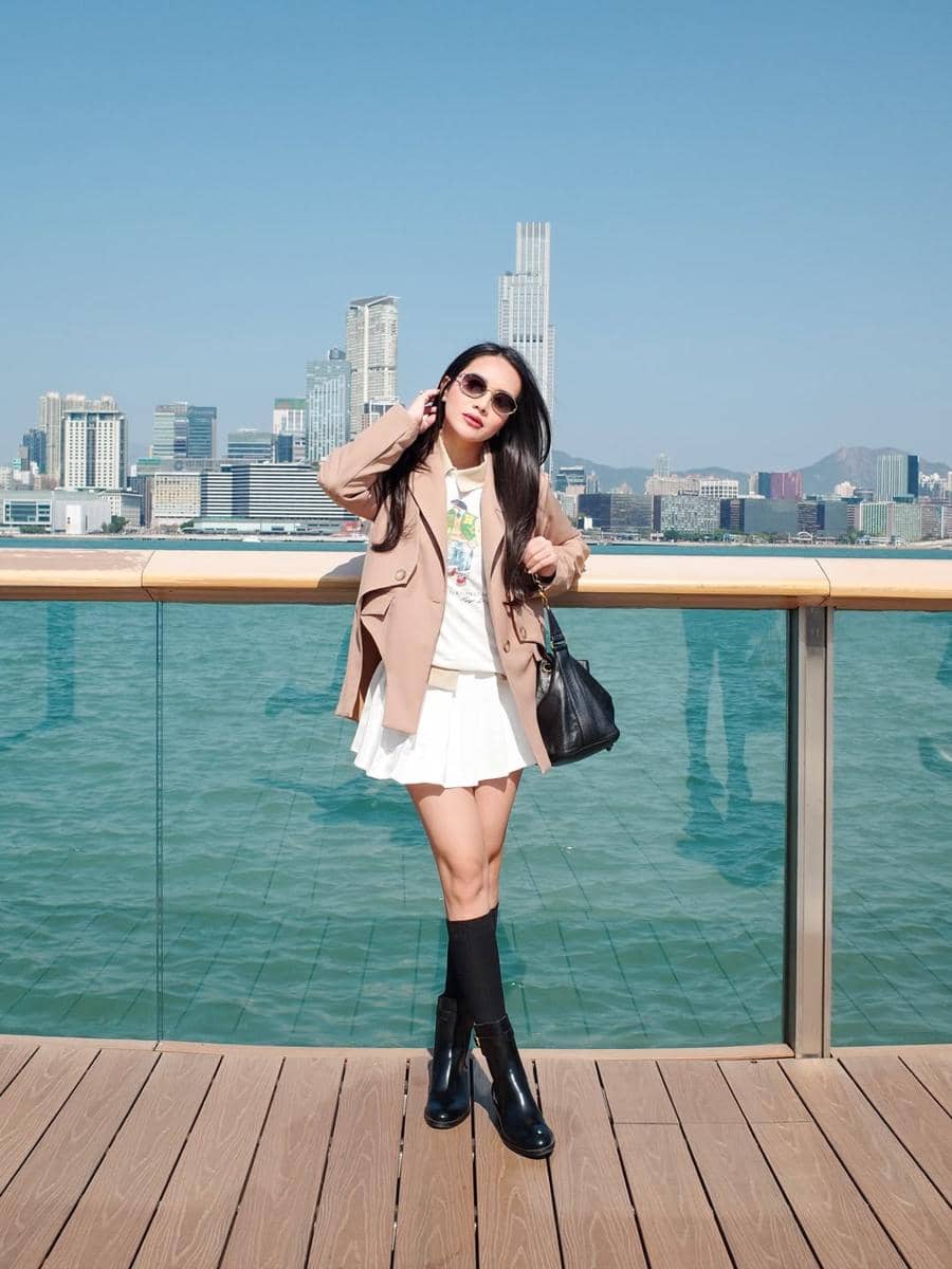 Keluarga Merdianti Octavia jalan-jalan di Hong Kong.