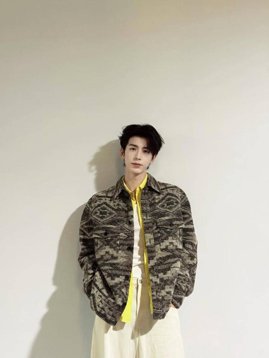 outfit Zhang Ling He