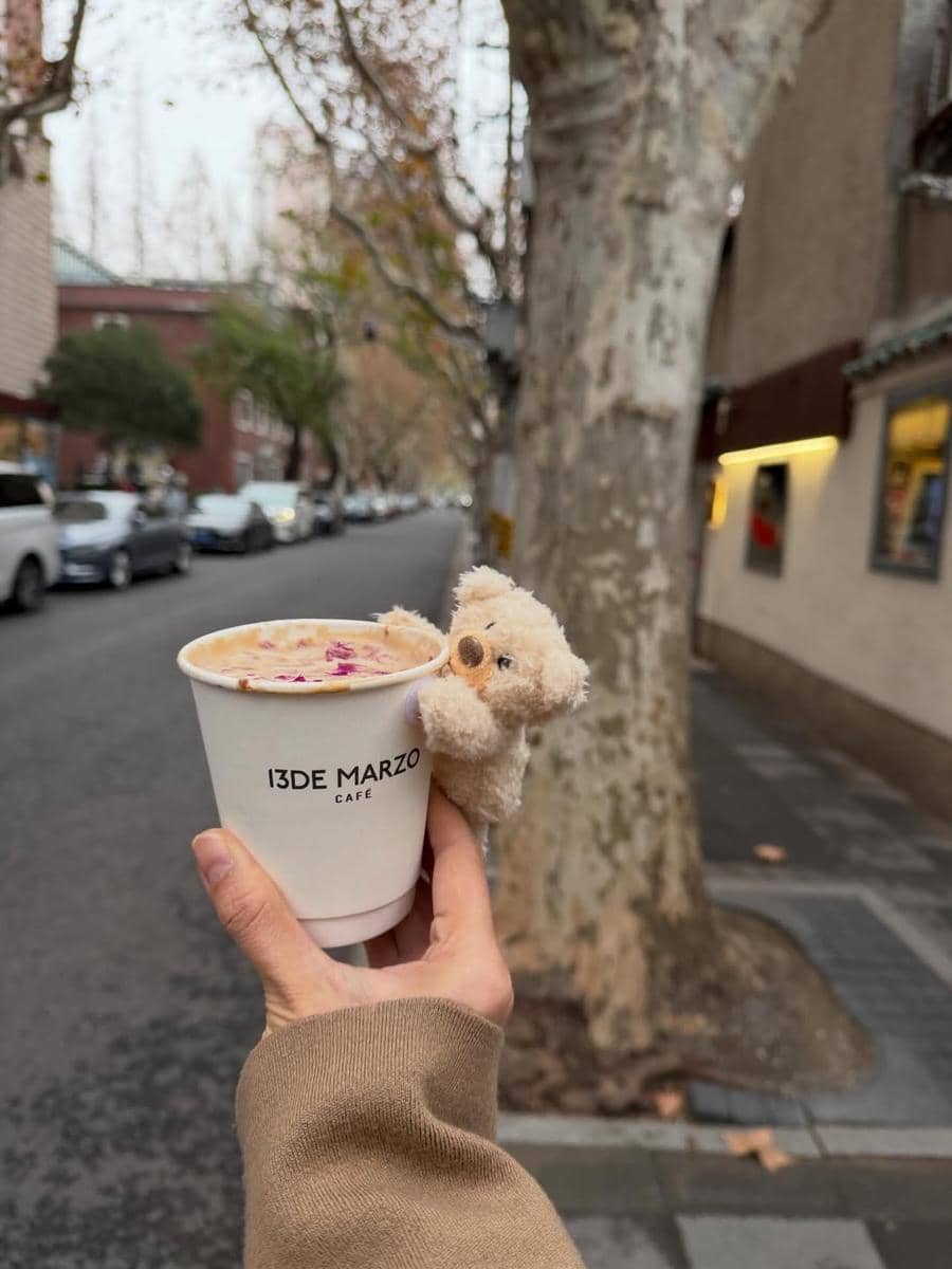 Keluarga Ayu Dewi berlibur ke Shanghai