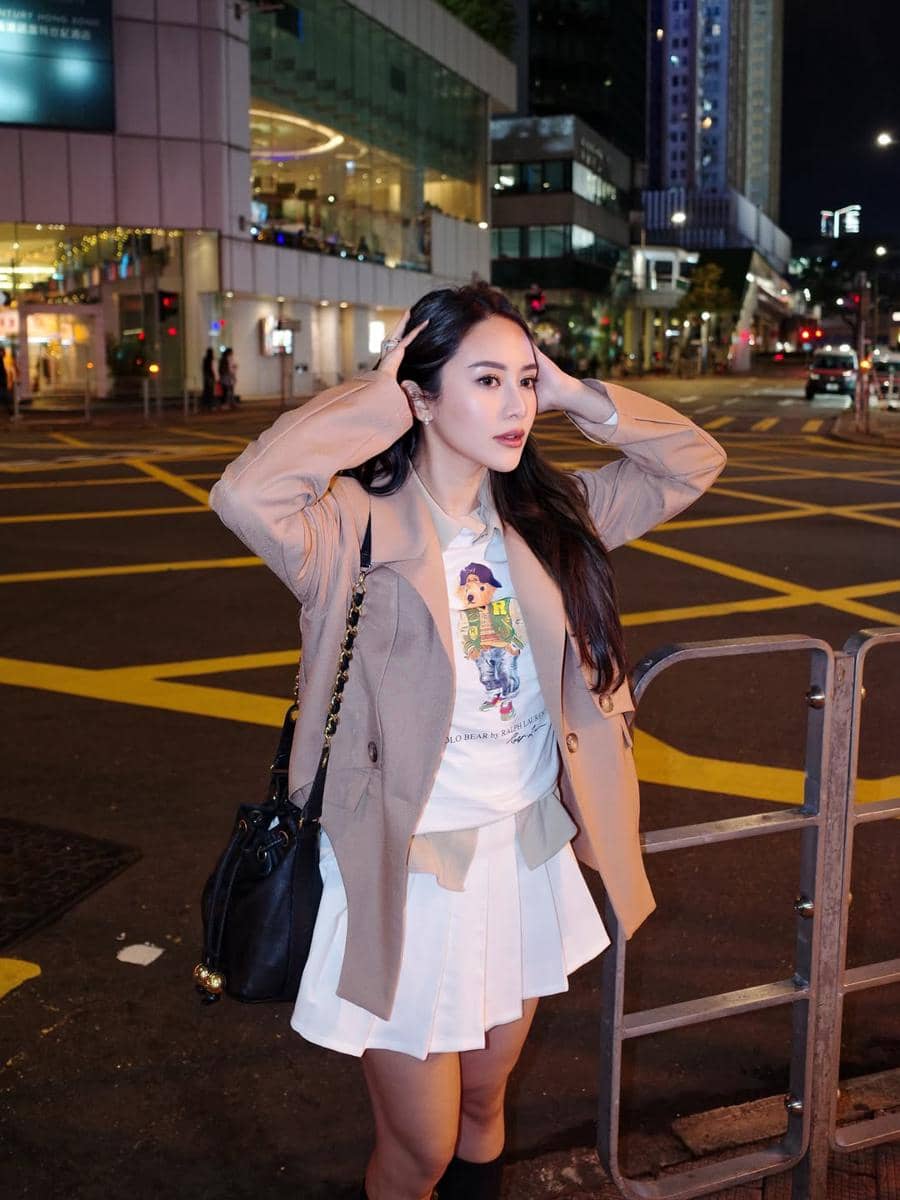 Keluarga Merdianti Octavia jalan-jalan di Hong Kong.