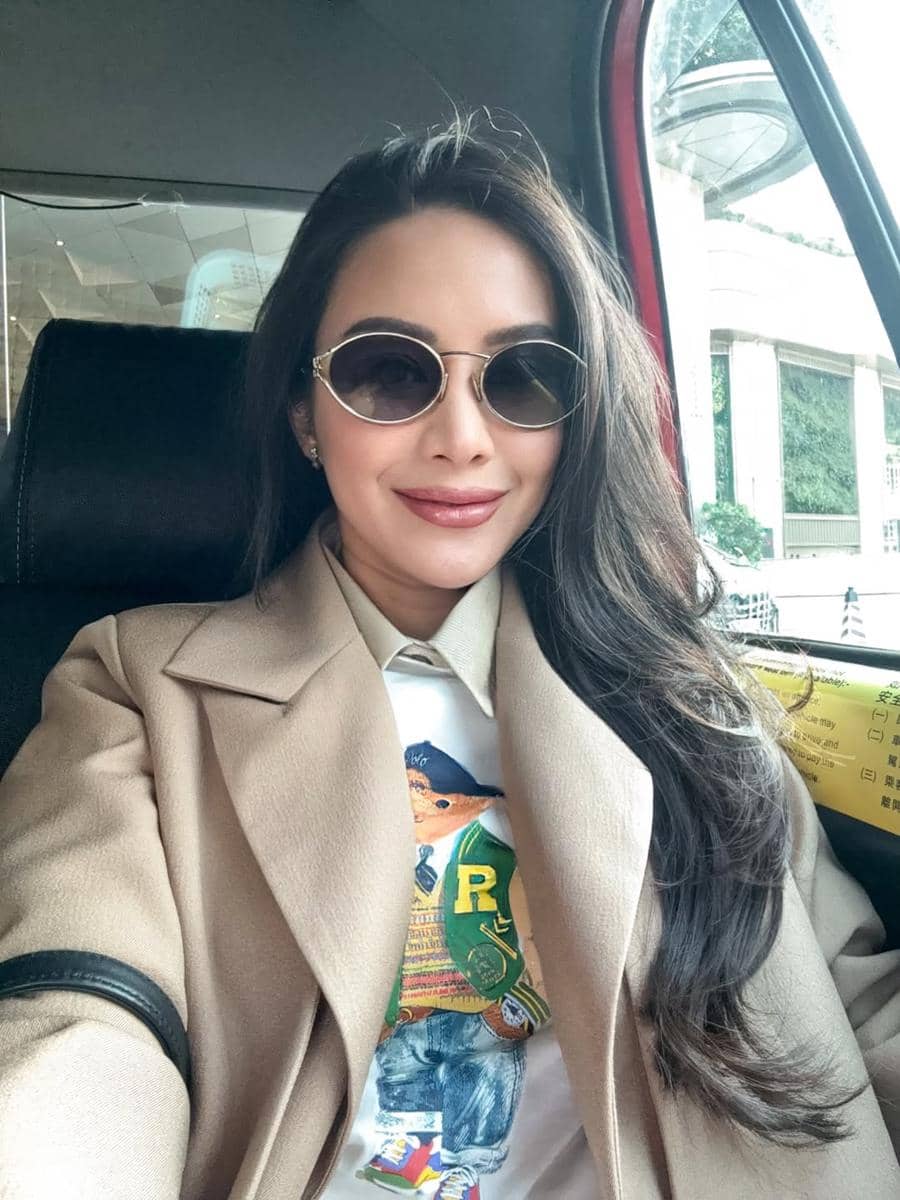 Keluarga Merdianti Octavia jalan-jalan di Hong Kong.