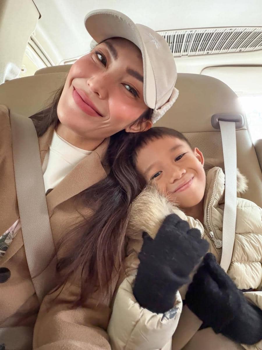 Keluarga Ayu Dewi berlibur ke Shanghai