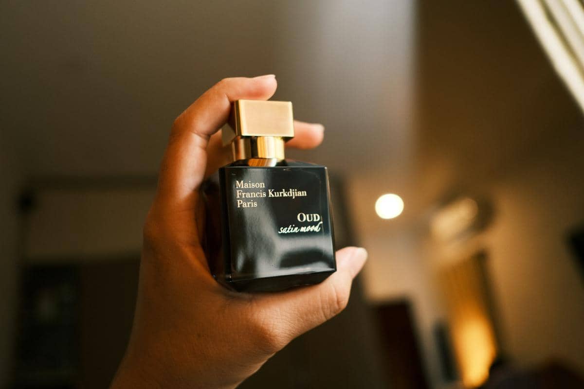 ilustrasi parfum pria