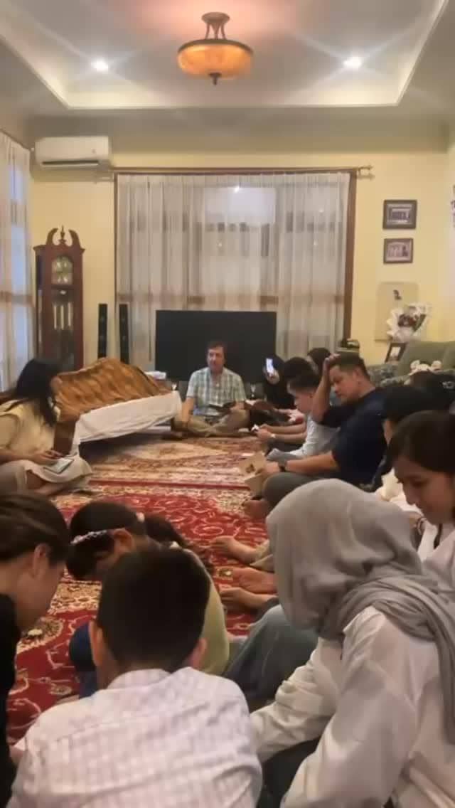 pemakaman ayah Venna Melinda