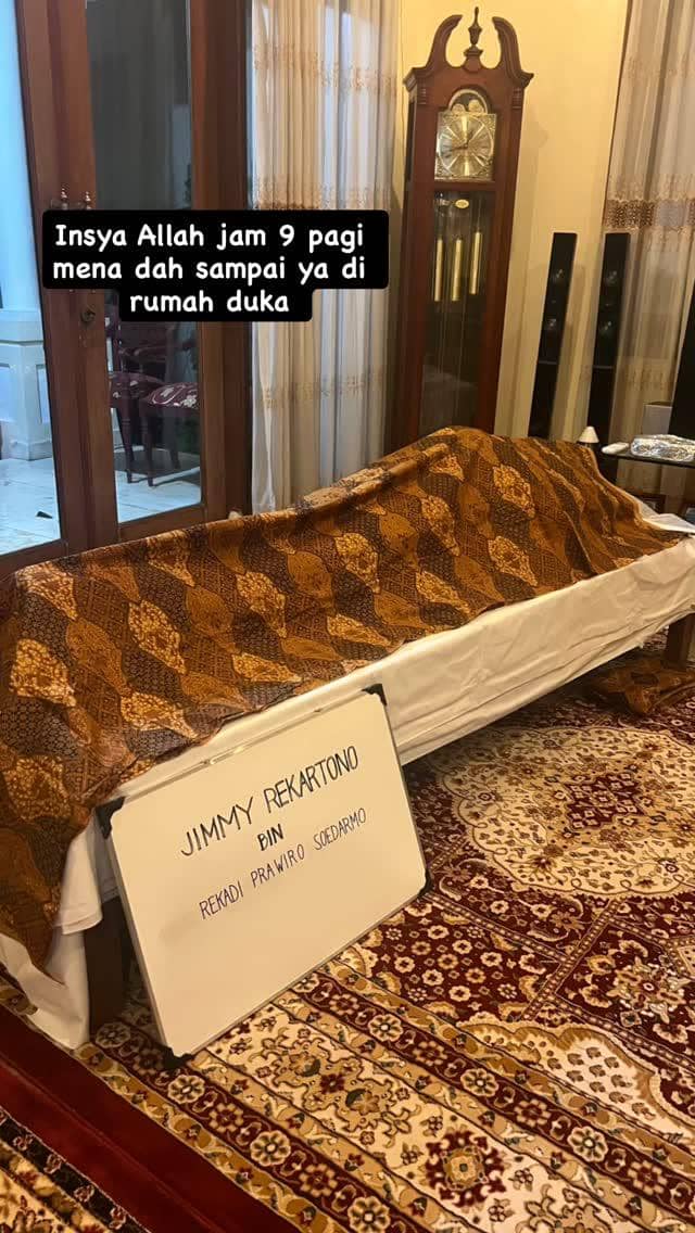 pemakaman ayah Venna Melinda