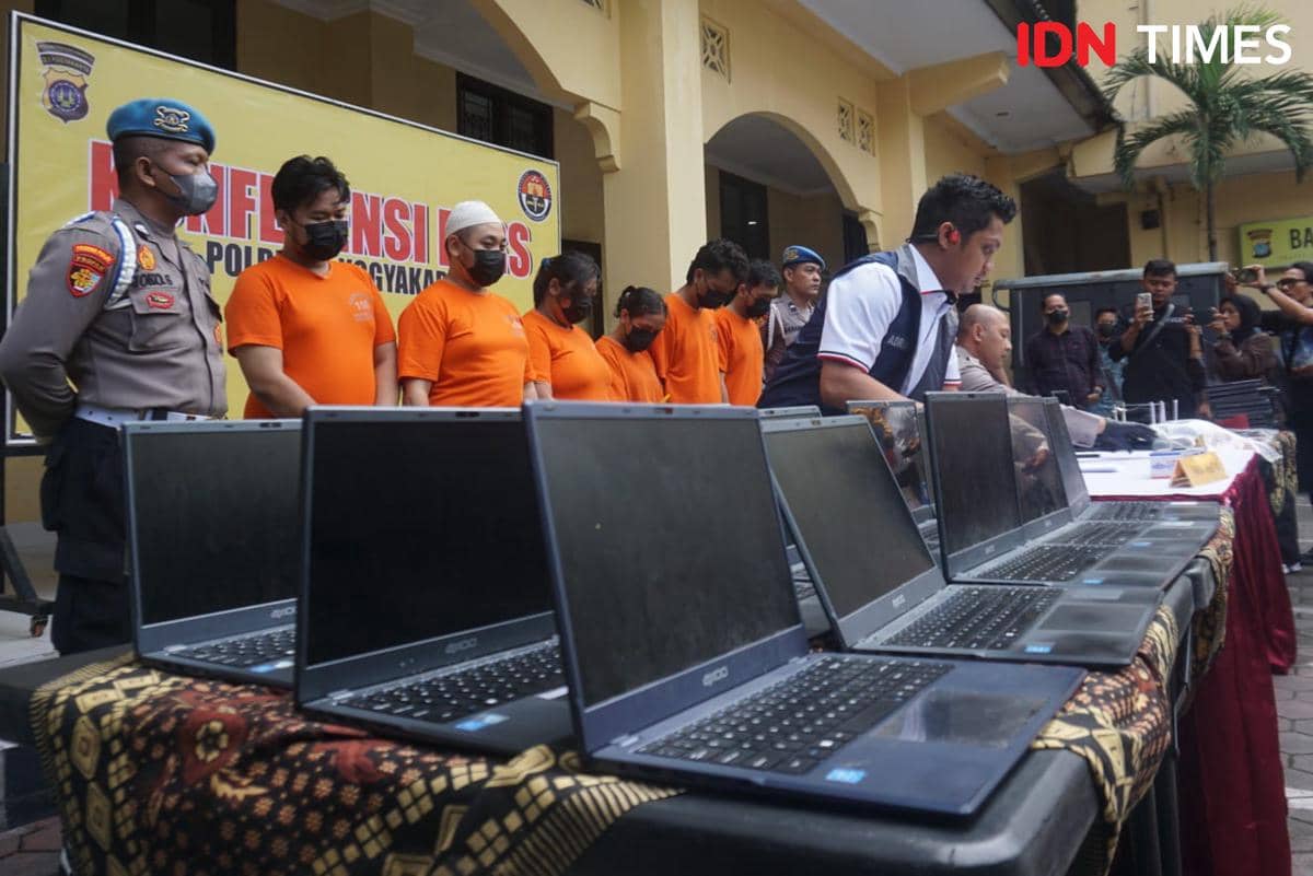 Polresta Yogyakarta mengungkap industri penipuan digital lintas negara bermodus love scamming.
