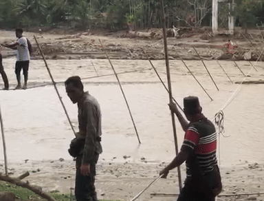 Penyeberangan darurat menuju Kampung Reje Payung, Aceh Tengah, putus (dok.warga)