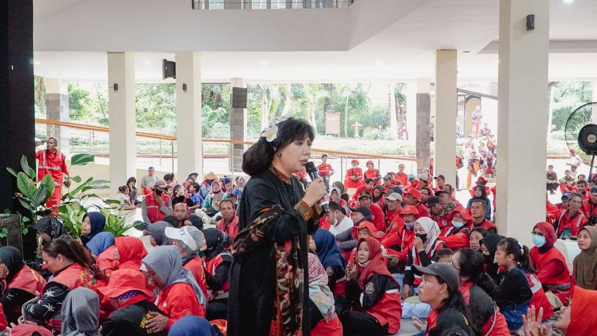 anne avantie, penyapu jalan, petugas kebersihan