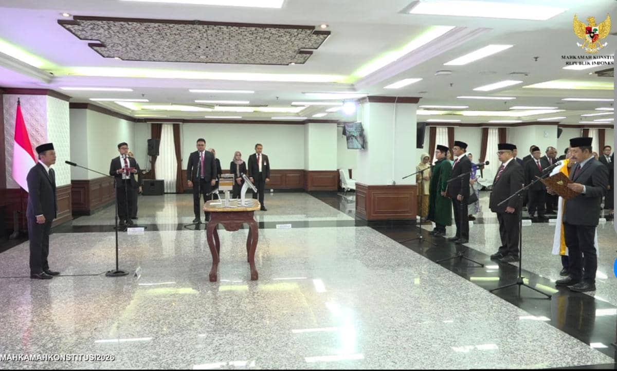Pengucapan sumpah Anggota MKMK di hadapan Ketua MK diselenggarakan di Aula Lantai Dasar Gedung I MK, Jakarta Pusat, Rabu (7/1/2026) (YouTube/Mahkamah Konstitusi)
