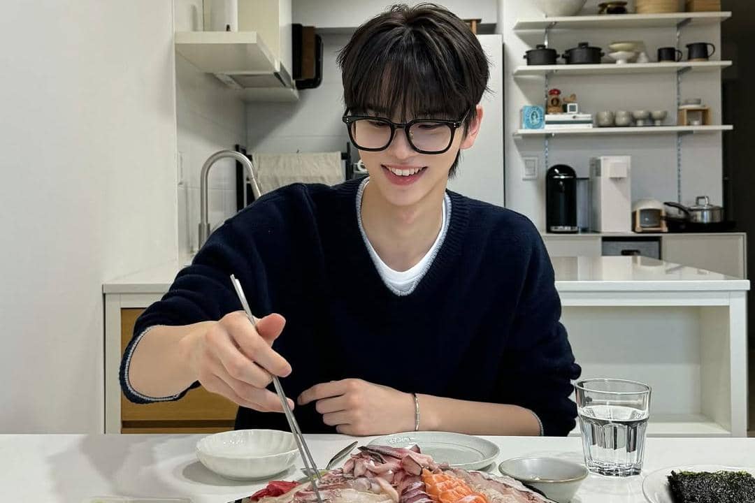daftar idol KPop yang dinilai fans cocok jadi food vlogger